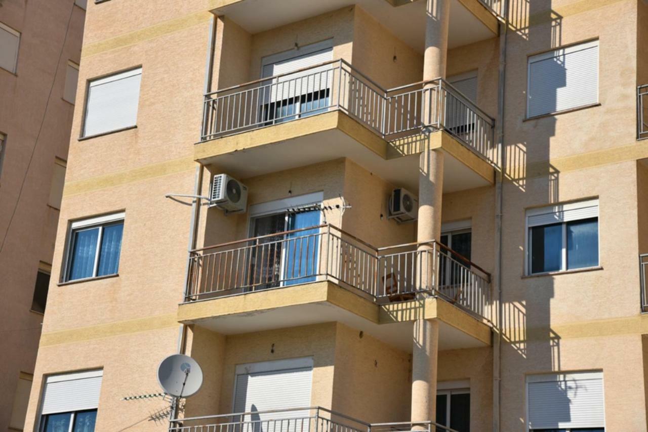 Gzim'S Apartment Durrës Zewnętrze zdjęcie